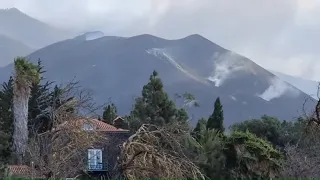 La Palma Volcano on December 4. Remains still. Low activity.