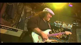 Smokin' Joe Kubek & B'Nois King - "Better Be Getting It On"