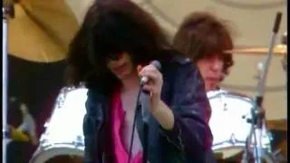 02 RAMONES  gimme gimme shock treatment