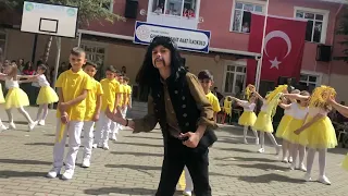 "Barış Manço"Yaz Dostum 23 Nisan Gösterisi