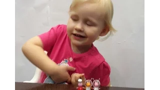 Наша Тая.Свинка Пеппа профессии сюрпризы распаковка игрушек.Open chocolate egg peppa pig profession.