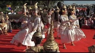 5000 monks and the Royal Ballet of Cambodia at Angkor Wat temple