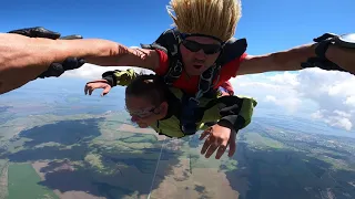 Мой первый прыжок с парашютом!!!