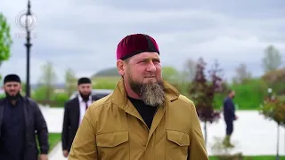 Рамзан Кадыров По воле Всевышнего Аллаха мы совершили в пятницу рузбу в мечети имени дяди Пророка М.