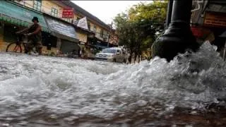 High tides test Bangkok's flood defences