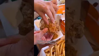 does this fried chicken hack ACTUALLY work?! #friedchicken #popeyes #kfc #fries #fastfood #foodhack