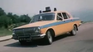 Тайна виллы (1992) - car chase scene #2