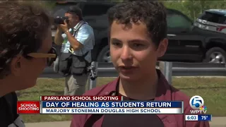 Day of healing as Marjory Stoneman Douglas High School students return to their classrooms