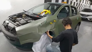 Peugeot 206 Pintura queimada Envelopamento total verde militar Veja a transformação