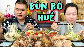 BÚN BÒ HUẾ Siêu Hấp Dẫn Quá Nhiều Topping Đặc Biệt Là Dĩa Giò Heo Và Xí Quách Bò Hớp Hồn | Tập 712