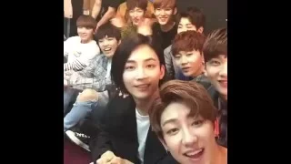 160424 1theK SEVENTEEN Live Broadcast in the waiting room