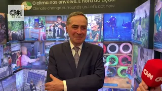 Ministro Luís Roberto Barroso concede entrevista na COP27 sobre liderança climática do Brasil