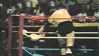 WWC: Carlos Colón vs. Stan Hansen (1986)