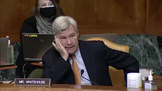 Sen. Whitehouse questions witnesses at a Senate Budget Committee hearing on the minimum wage