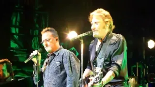 Johnny Hallyday  -  La musique que j'aime ( & Jean Reno )( Beacon Theatre, New York )