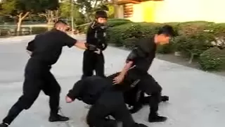 How to defend yourself against a gang attack