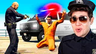 Jugando 100 DÍAS como POLICÍA en GTA 5! 🚔🚨 (Película)