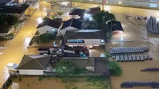 Homes underwater as floods hit Florianópolis, Brazil 🇧🇷 November 30 2022 Santa Catarina chuvas