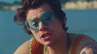 Harry Styles - Watermelon Sugar (Official Music Video)