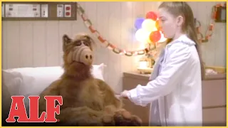 ALF Pretends to Be a Toy for Christmas 🧸 | S2 Ep12 Clip