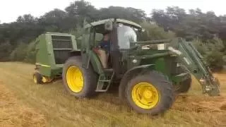 Prasowanie słomy 2016 z dziewczynami ☆ 2x John Deere ☆czyli zwinięty w balota