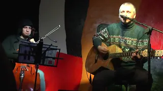 Алексей Юзленко (группы "Znaki" и "Потомучто ")и Квазар Козлов (виолончель) .Орёл или решка