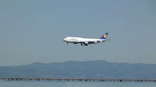 747 Landing at SFO