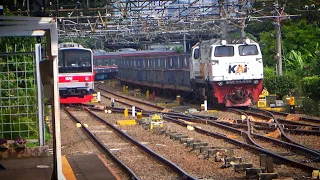 Ramainya Aktivitas Kereta Api KRL Commuter Line Di Stasiun Tanah Abang !!