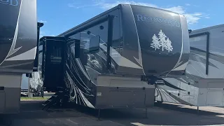 The BEST 5th Wheel to Live in that is the SMALLEST!