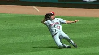 CIN@STL: Bruce makes a sliding catch in right field