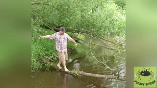 САМЫЕ СМЕШНЫЕ ПАДЕНИЯ В ВОДУ#УПАЛ И ПРОМОК#ПРИКОЛЬНОЕ ВИДЕО ПОДБОРКА НЕУДАЧ НА ВОДЕ