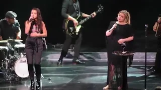 Kelly Clarkson and Abby Cates | Always Remember Us This Way | Cincinnati, OH 03/23/2019