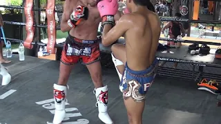 Mohammad Madadi & Nuapet sparring @ Tiger Muay Thai