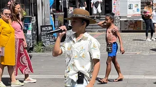 INCRÍVEL A VOZ DESSE GAROTO CANTANDO NO MEIO DE UM SOL 🌞 DE 40 GRAU E DE ARREPIAR