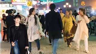 Kpop idol kim taehyung in Pakistan 😍 caught amazing reactions 😧