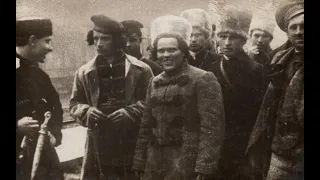 Нестор Махно и Феодосий Щусь на перроне вокзала. Бердянск, 29 мая 1919 г.