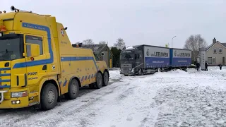 Vrachtwagen tot de assen vast in Ureterp