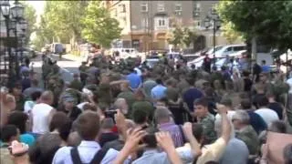 Depraved Donetsk Prisoner Parade: Forced march of captive Ukrainian soldiers may be war crime