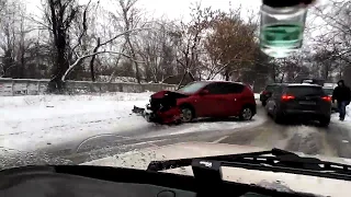 Донецк, с первым снегом первые ДТП Donetsk, congratulate you with the first snow the first accidents