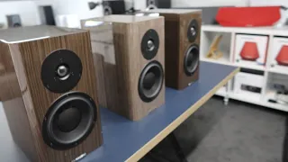 New Dynaudio Special Forty MK2 Finish - Ebony Wave