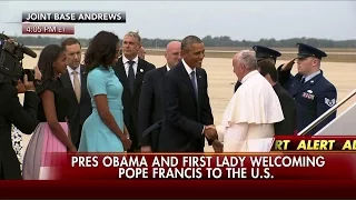 WATCH: Pope Francis Greeted by President Obama, First Lady Upon U.S. Arrival