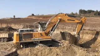 Liebherr 974 Excavator Loading Trucks - Kivos Ate