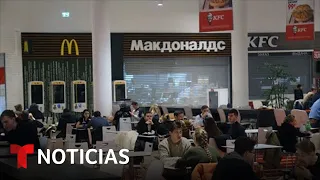 Todavía hay varias marcas occidentales en activo en Rusia: ¿por qué lo hacen? | Noticias Telemundo