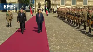 Xi Jinping é recebido em Budapeste com honras militares em visita “histórica” à Hungria