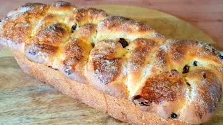 Easter bread: Kozunak with raisins. At Easter I bake this delicious sweet bread with raisins