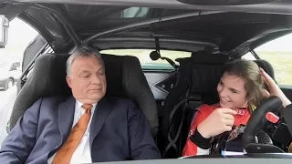 Így vezetett Orbán Viktor az új tesztpályán