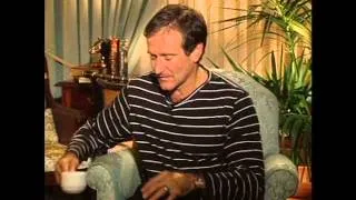 Mrs Doubtfire: Robin Williams (Daniel Hillard) Interview | ScreenSlam