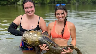 Catfish Noodling: Takinh the Raffle Winners on their FIRST EVER Hand Fishing Trip! Congrats yall!