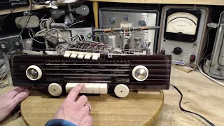 Philips B5X88A AM/FM/SW Tube Radio Video #3 - Getting Power into the Radio