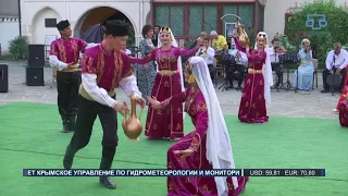 В Бахчисарае состоялся концерт крымскотатарского ансамбля песни и танца «Хайтарма»